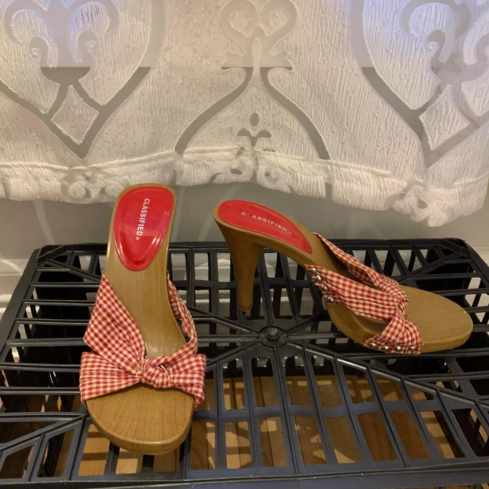 Shoes - Picture 2 of 3
